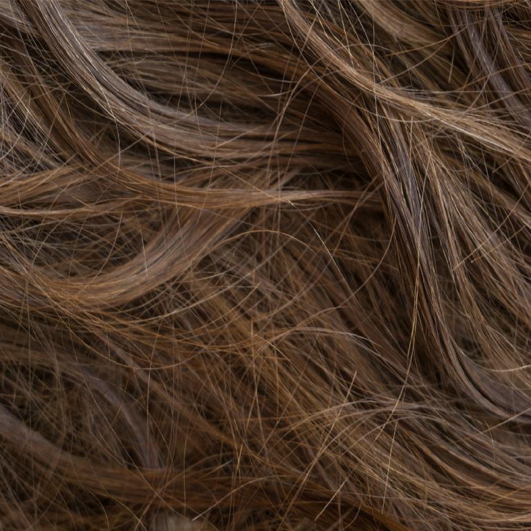 closeuponslightlydamagedbrownhair